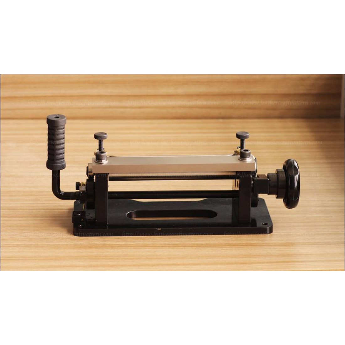 Free shipping worldwideCowboy Deluxe leather splitter machine